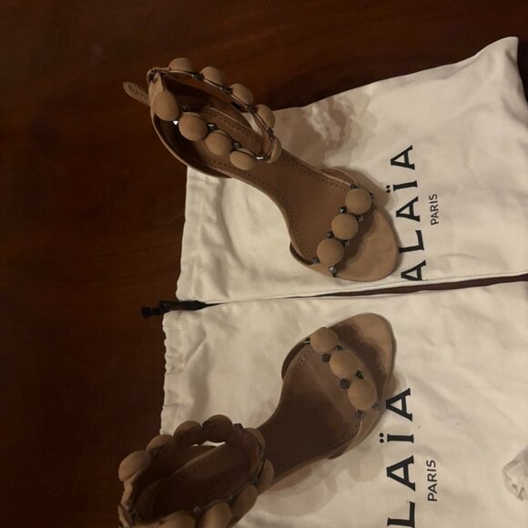 Alaïa's 'La Bombe' studded beige sandals - size IT40 (9.5) - Picture 4 of 9